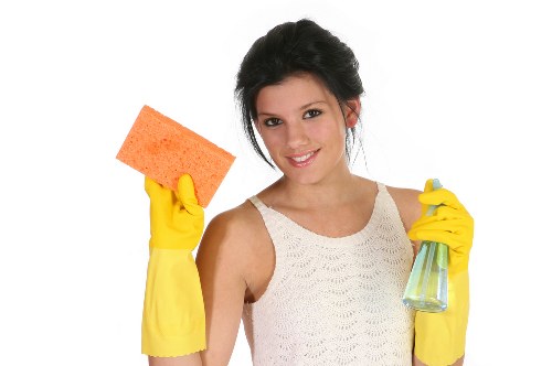 Tenant preparing a flat for end of tenancy cleaning in London